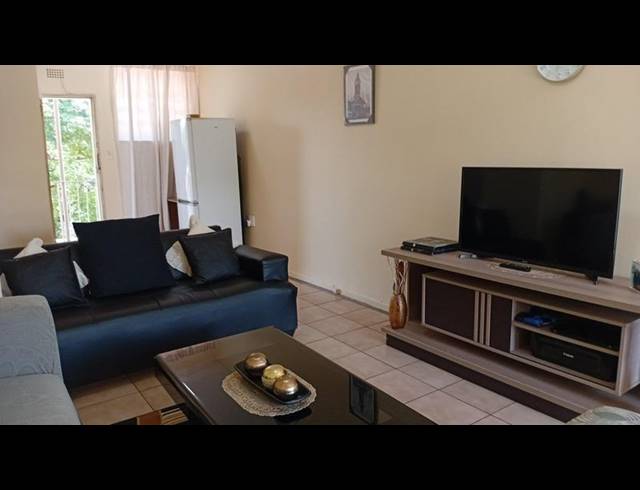 1 BEDROOM APARTMENT FOR SALE IN LOMBARDY EAST